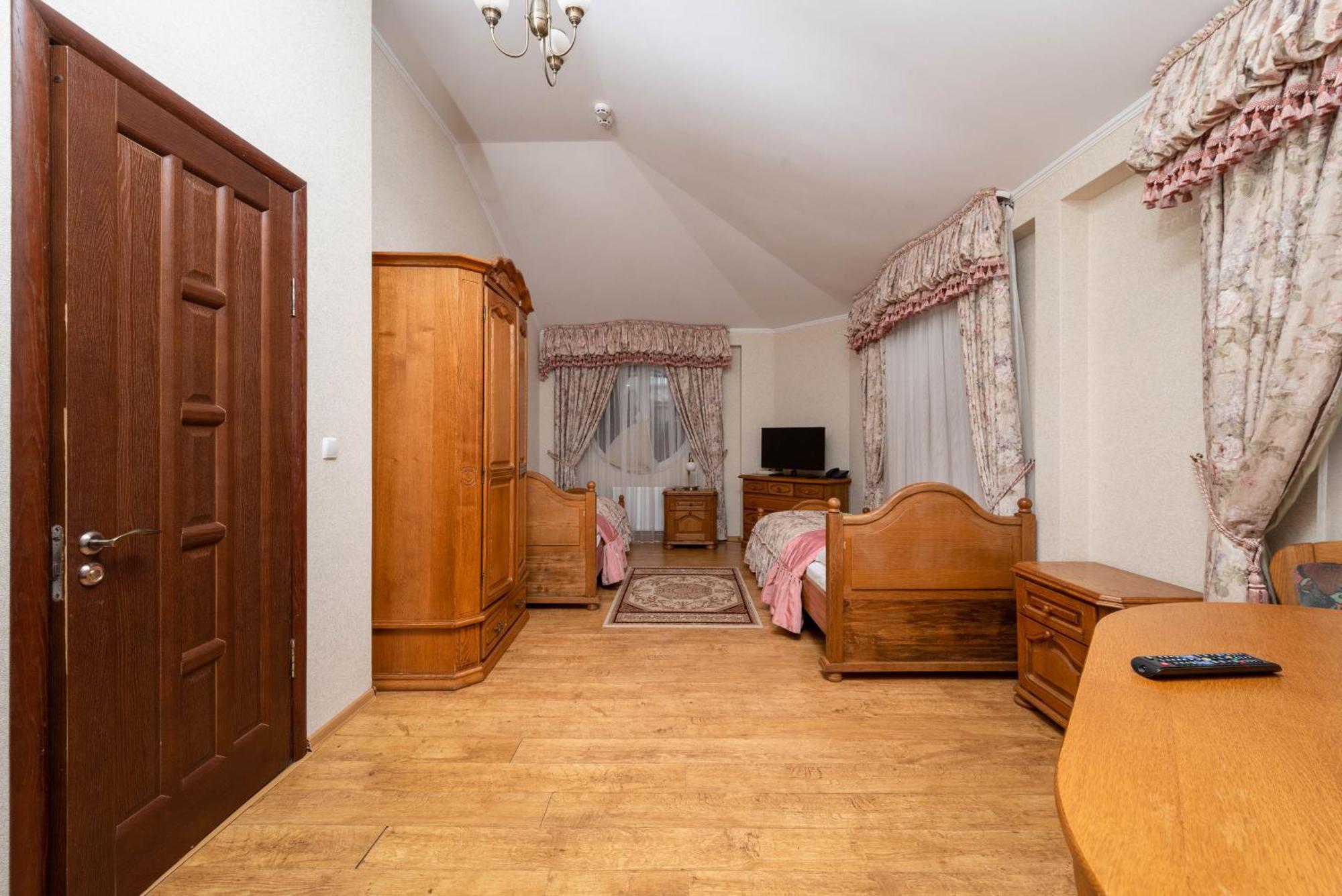Загородный отельный комплекс Бреч Resort&Spa Gurinovka Staraya Экстерьер фото