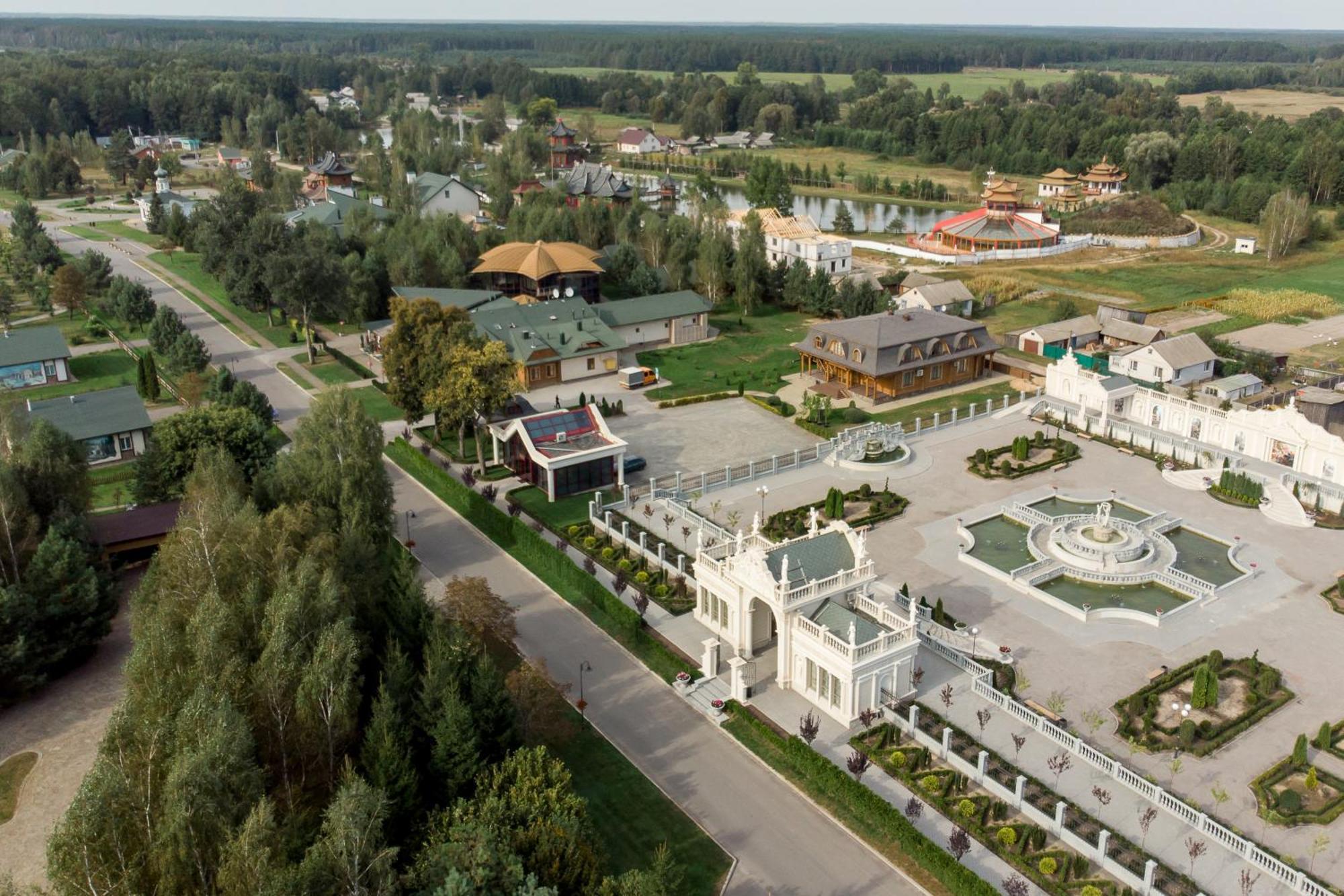 Загородный отельный комплекс Бреч Resort&Spa Gurinovka Staraya Экстерьер фото