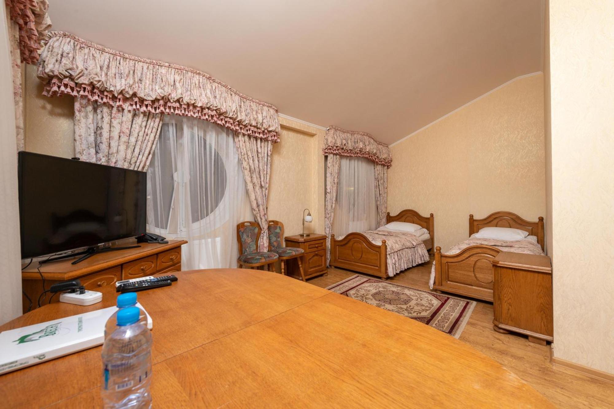 Загородный отельный комплекс Бреч Resort&Spa Gurinovka Staraya Экстерьер фото