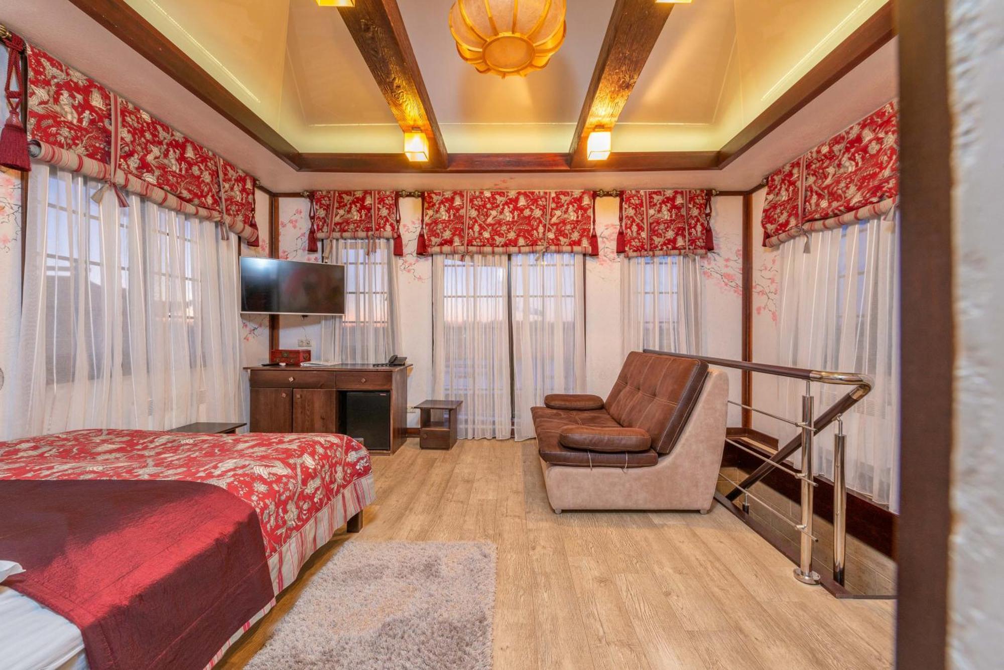 Загородный отельный комплекс Бреч Resort&Spa Gurinovka Staraya Экстерьер фото