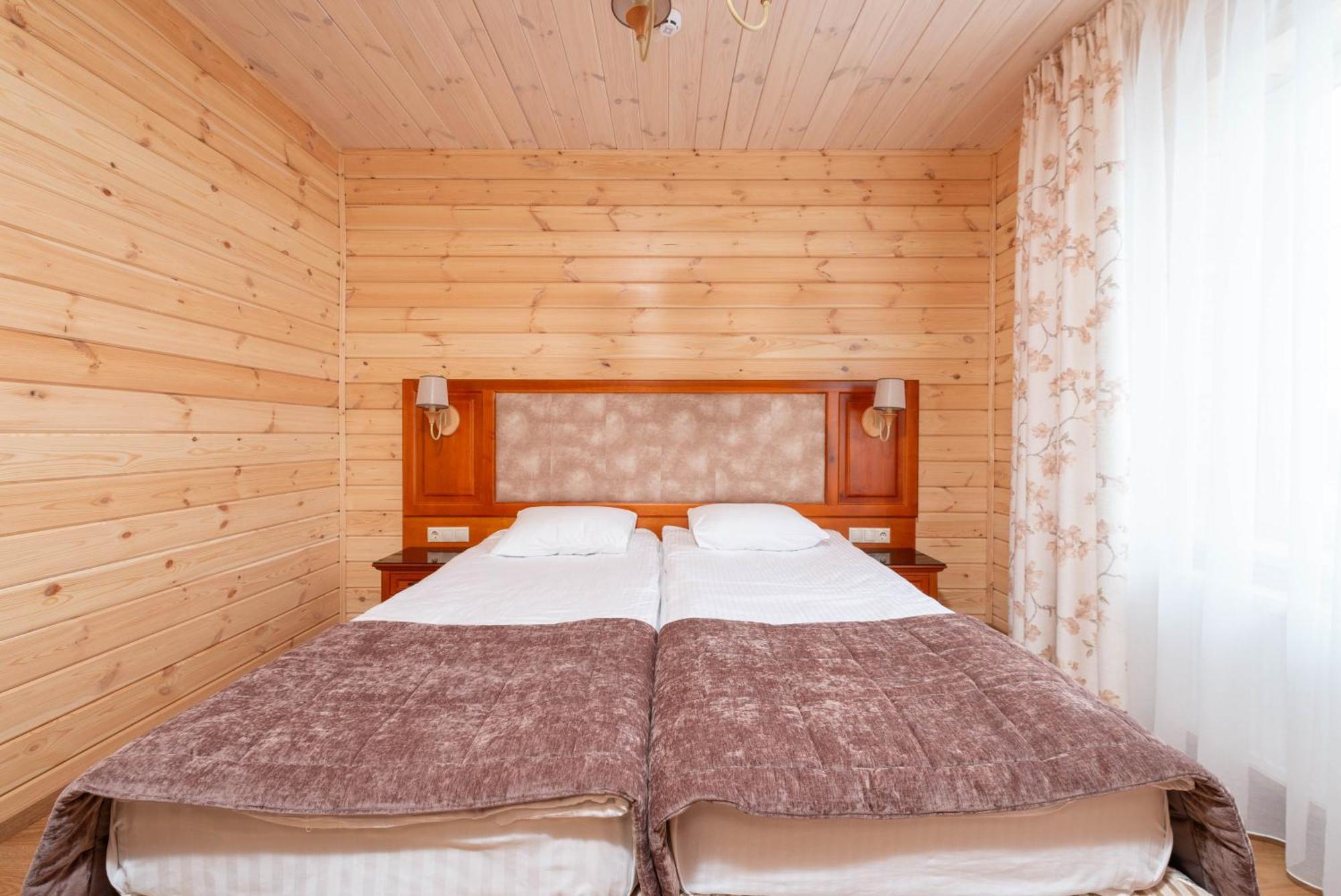 Загородный отельный комплекс Бреч Resort&Spa Gurinovka Staraya Экстерьер фото