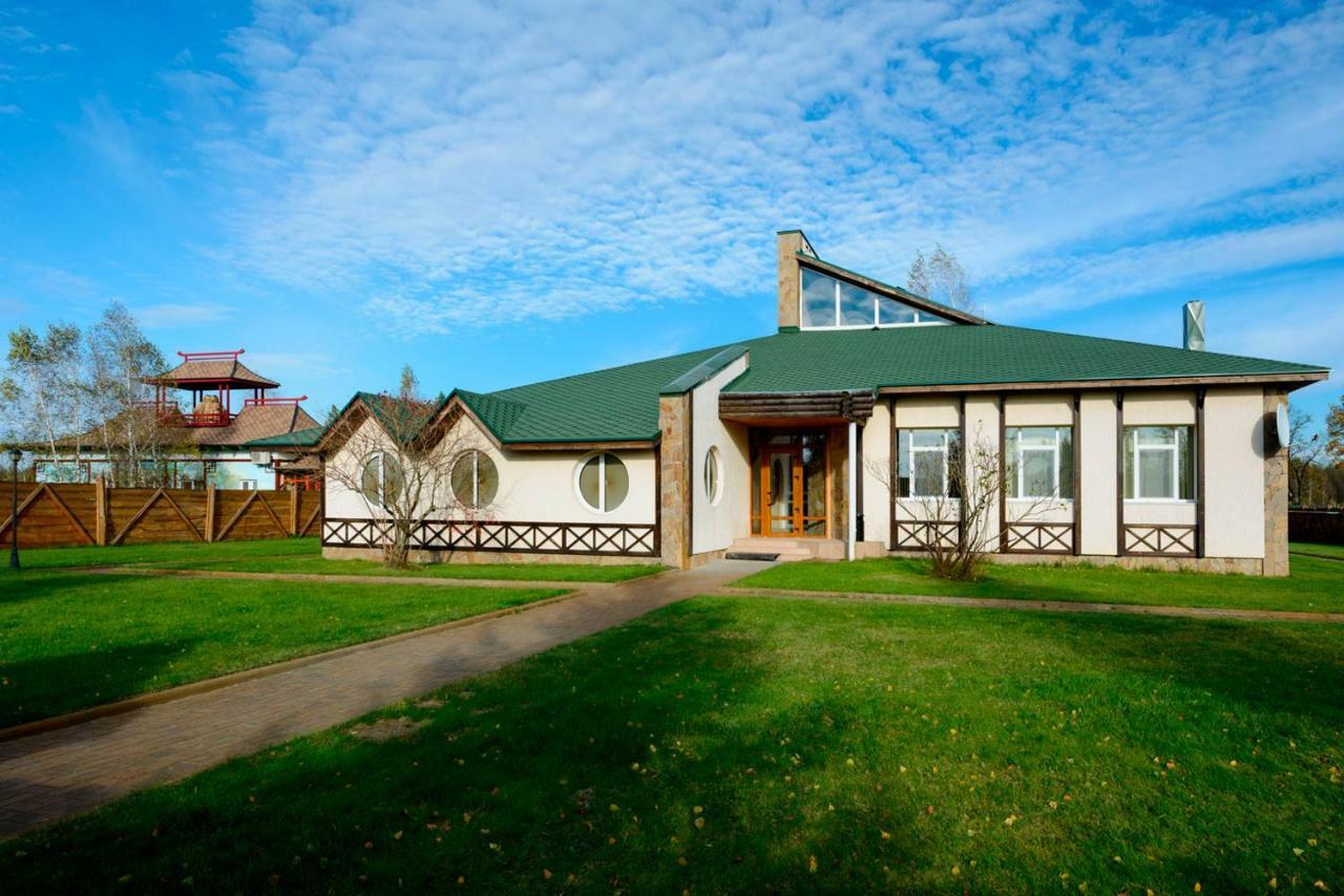 Загородный отельный комплекс Бреч Resort&Spa Gurinovka Staraya Экстерьер фото